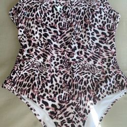 Ladies leopard Swimwear one piece bikini (size M)