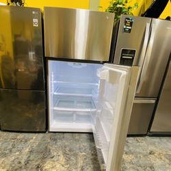Lg 33” Top Freezer With Ice Maker No Credit Needed