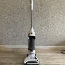 Cordless Shark  Bagless Stick Vacuum for Carpet, Hard Floor and Pet with XL Dust Cup and 2-Speed Brushroll, White/Gr