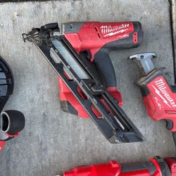 Milwaukee Finishing Nailer 