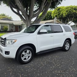 2017 TOYOTA SEQUOIA SR5