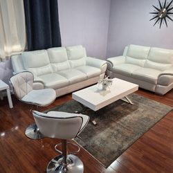 Entire Living Room Set. 