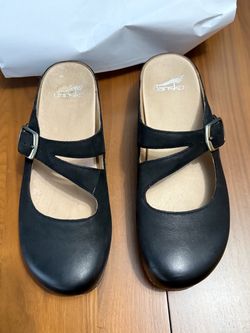 Dansko Britney Black Burnished Nubuck – Size 39 – $50 OBO