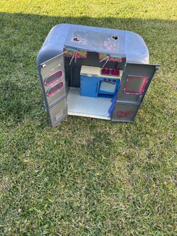 Barbie camper