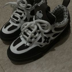 Lv Skates Black