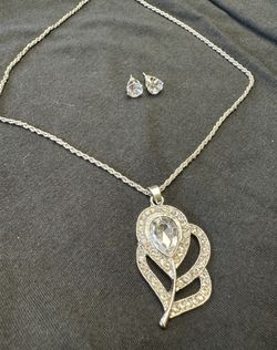 Flower Necklace And Earrings Set