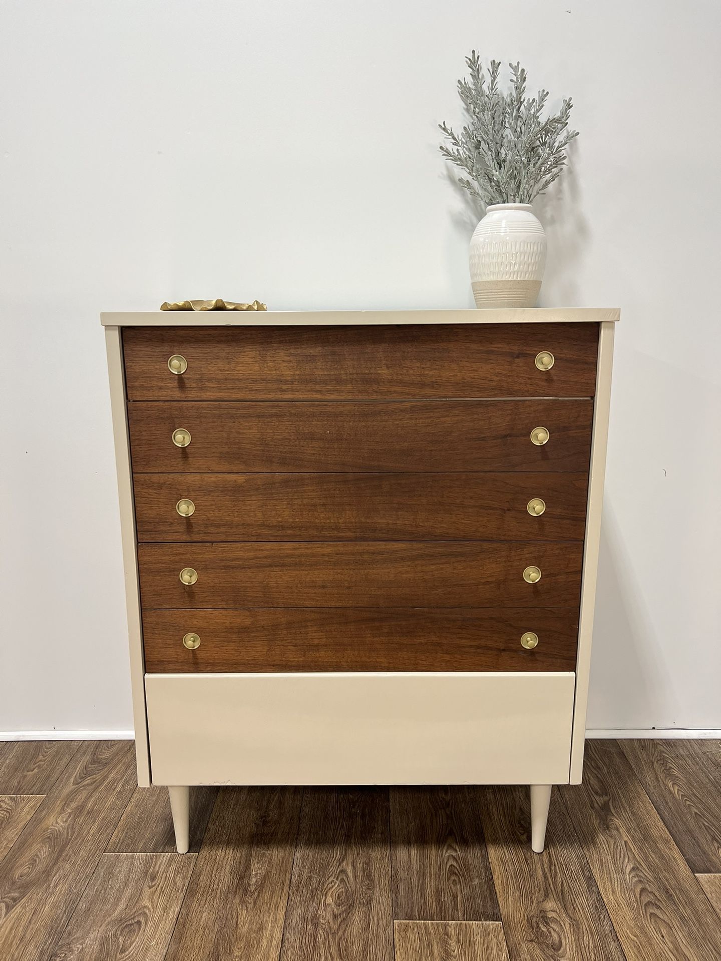 Mid Century Modern Chest Of Drawers