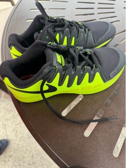Nike tennis shoes