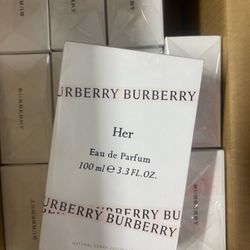 Burberry “Her” Parfume