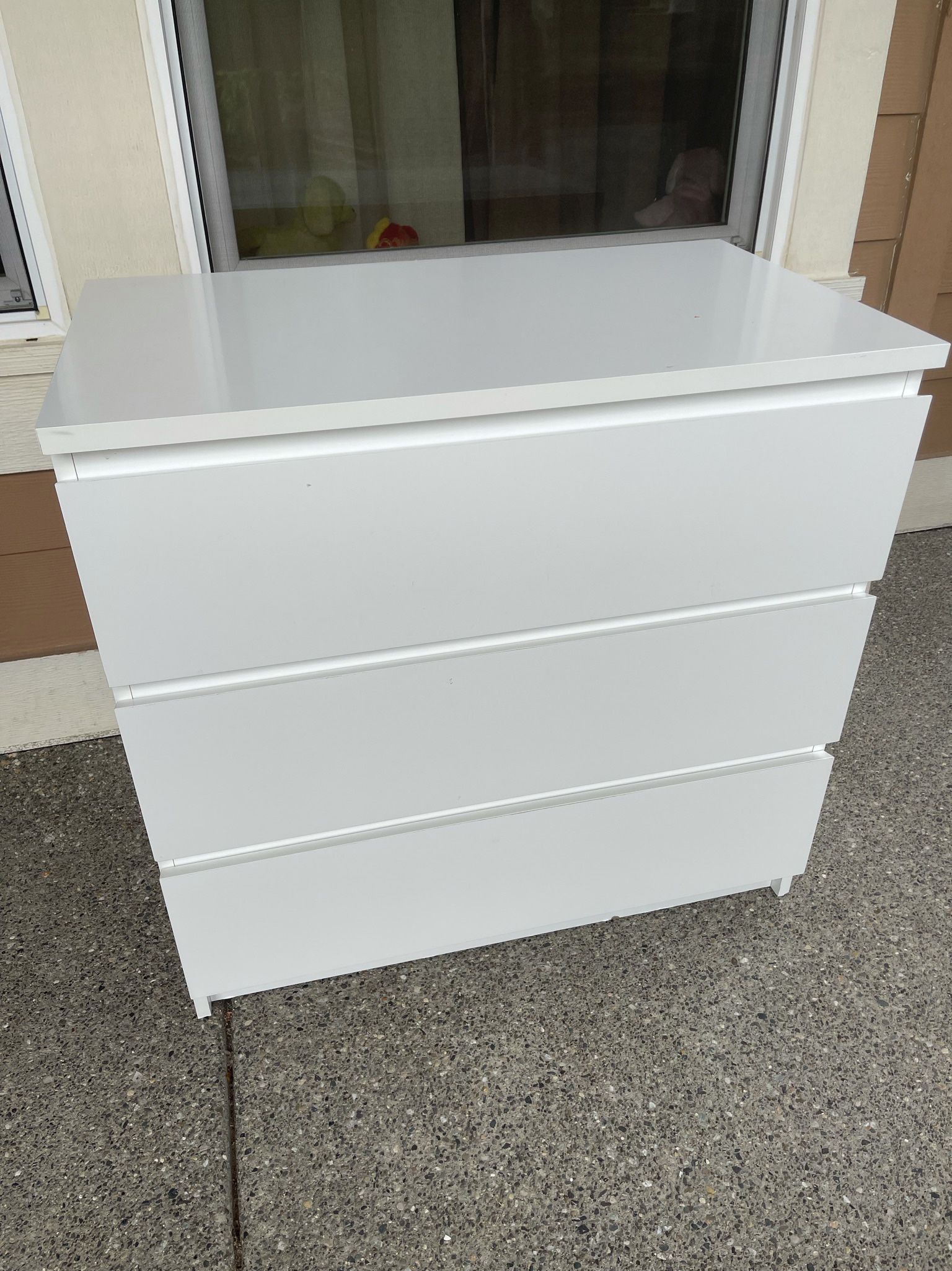 Ikea MALM 3 drawers chest glossy white dresser
