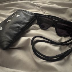 Off White Sunglasses With Pouch