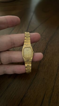 Women’s Gold Seiko Watch 