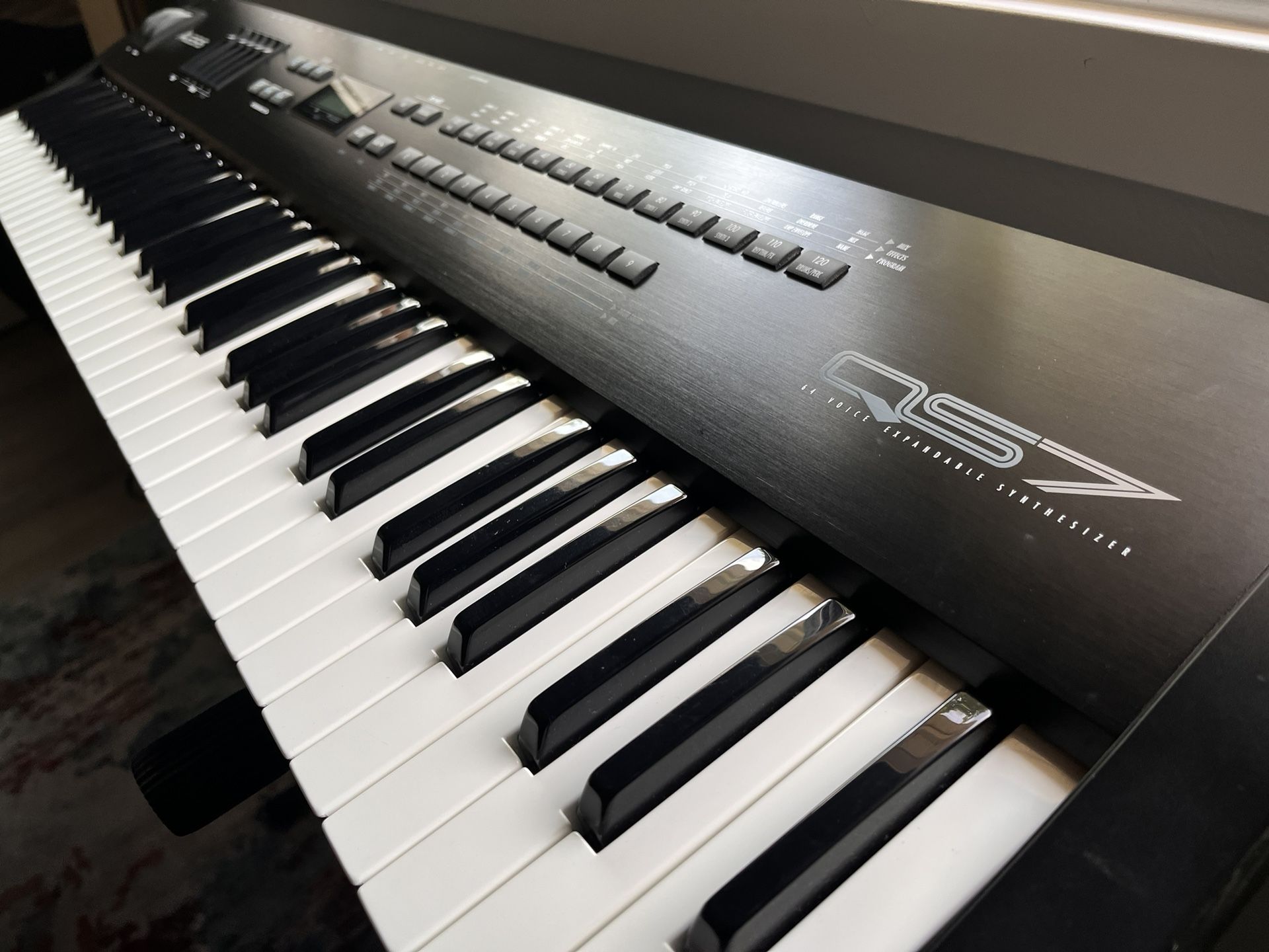 Vintage 90’s synth- Alesis QS7 -like new condition