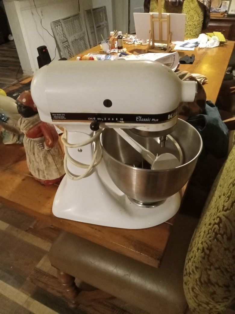 Classic Plus Kitchen Aid mixer