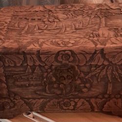 Vintage Hand Carved Solid Mahogany Hawaiian Motif Jewelry Chest 