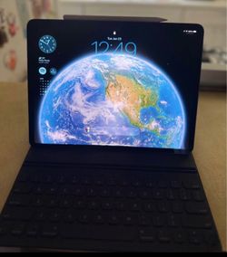 iPad Pro 12.9” 5th Generation with Cellular 512gb with Magic Keyboard