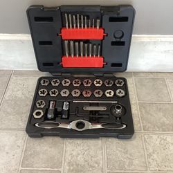 Gearwrench 40pc SAE Tap And Die Set 