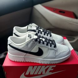 Nike Dunk Low...(Reverse Panda)
