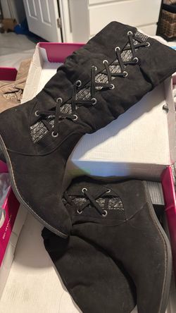 Sloth black boots size 8