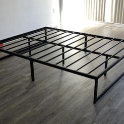 Zinus bed frame- queen size