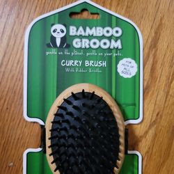Bamboo Groom Curry Brush - Rubber Bristles