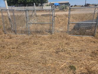 Chain linked fence panels