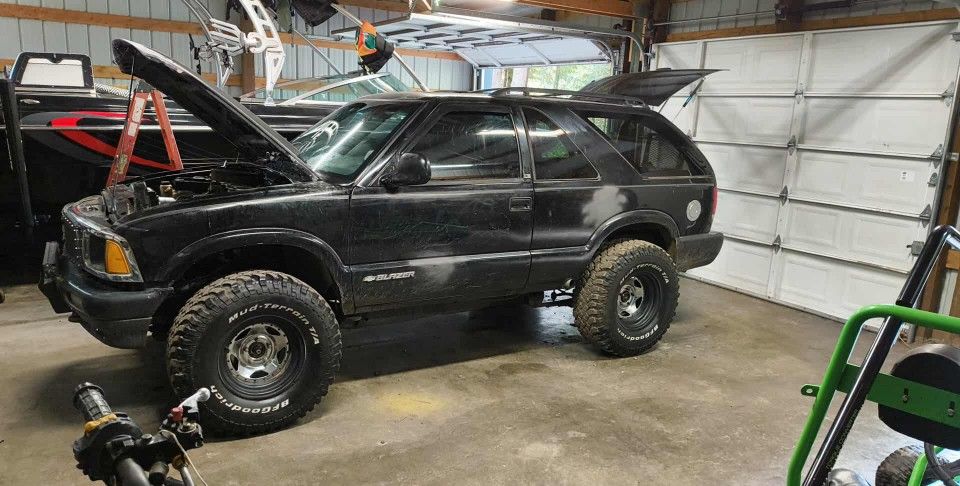 1997 Chevy Blazer LS- Small Block 350