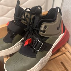 Nike 6.5Y Shoes 