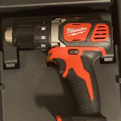 M18 Milwaukee Hammerdrill