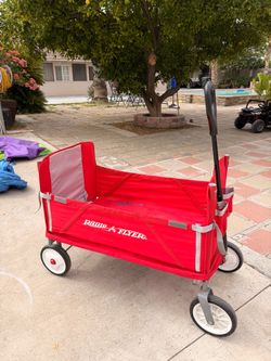 Radio Flyer Folding Wagon