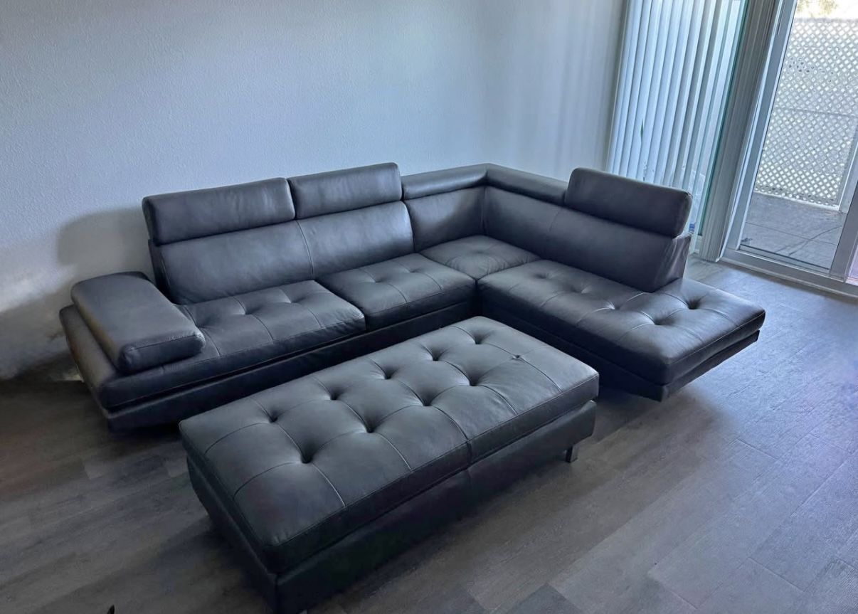 NEW Modern Gray leather sectional