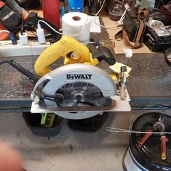 Dewalt Saw