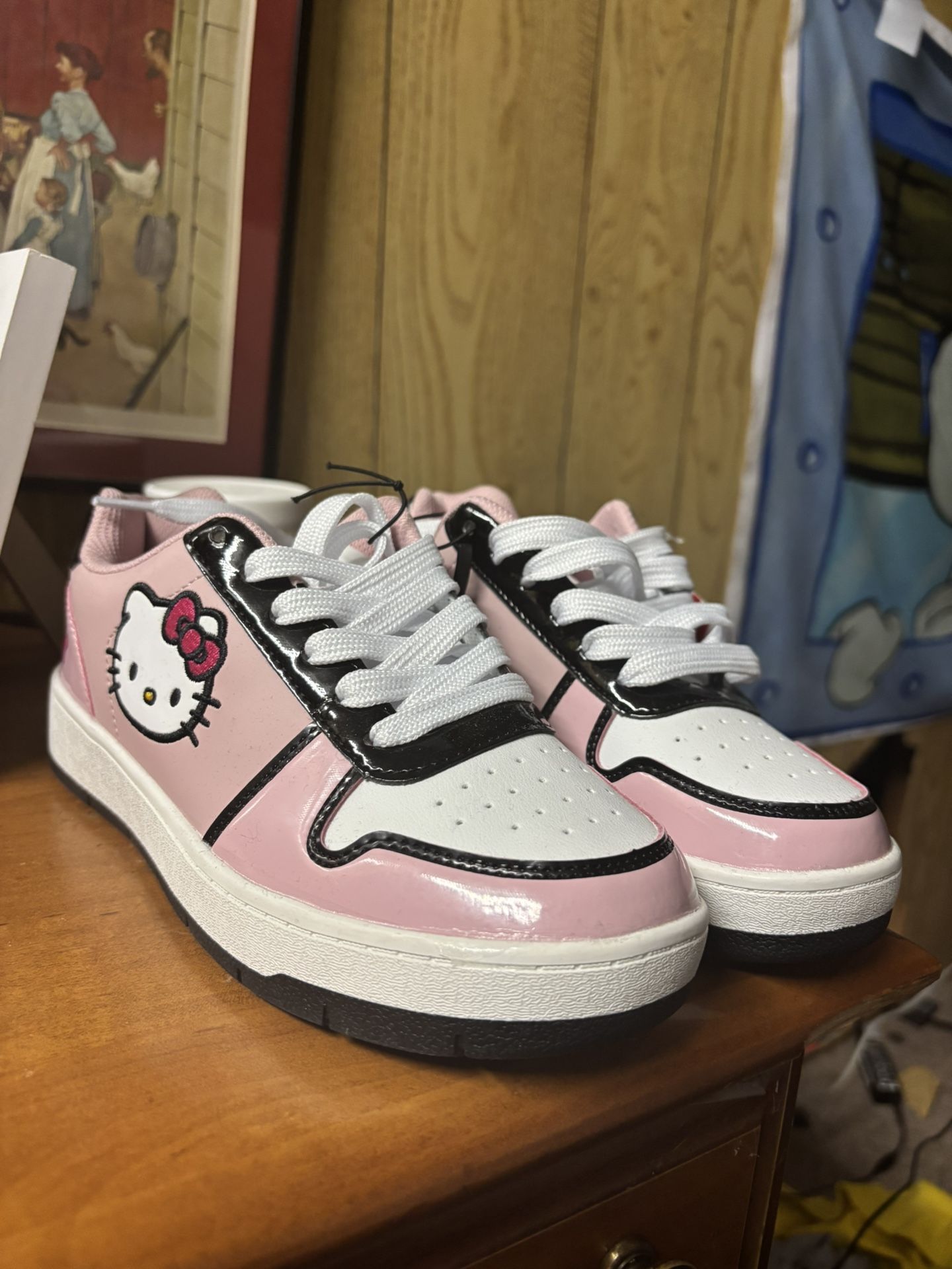 Hello Kitty Shoes