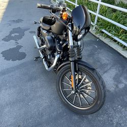 2014 Harley Davidson Sportster Iron 883 