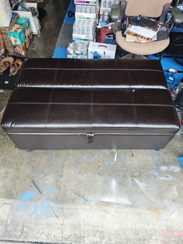 Ottoman pullout bed
