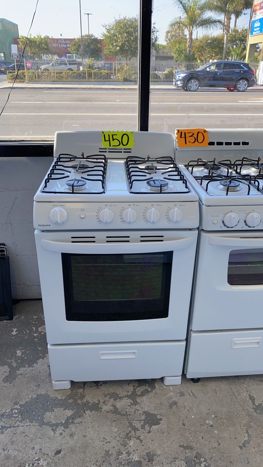 Hotpoint 24β White Small Gas Stove