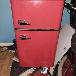 Mini Fridge Never Used