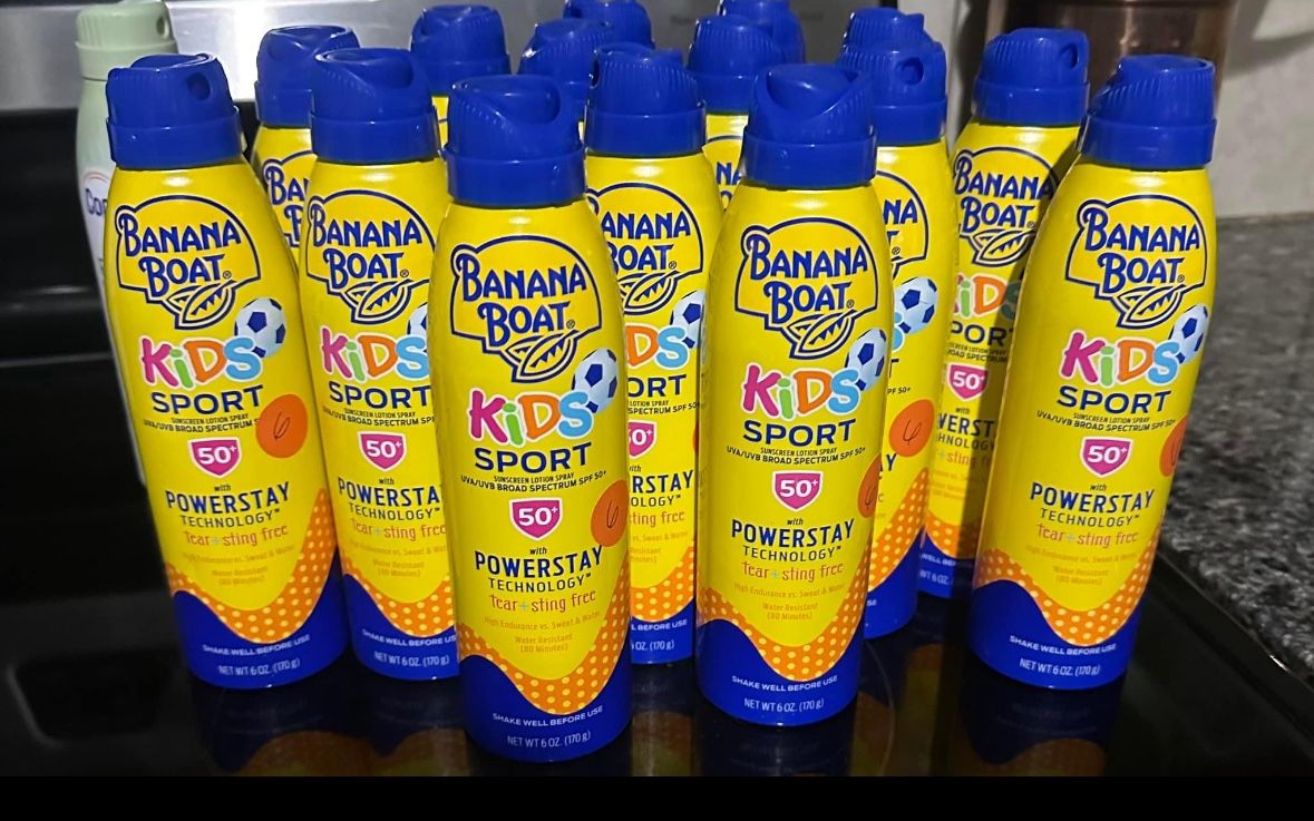 BRAND NEW Kids Banana Boat Spray Sunscreen!