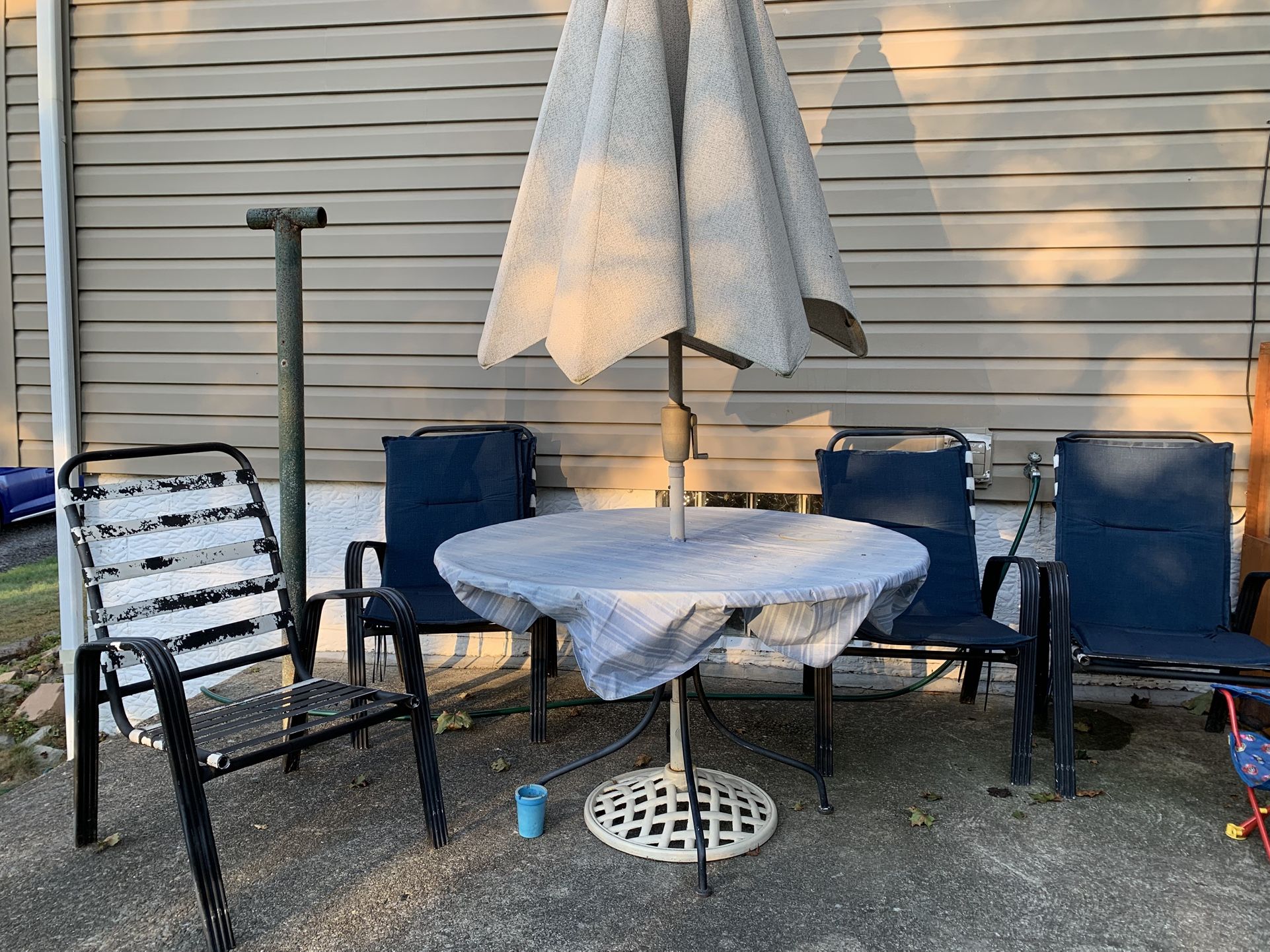 Free Table And 4 Chairs With Pads
