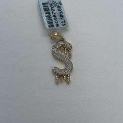10K GOLD 0.35 CTW DIAMOND DRIPPING INITIAL PENDANT. NEW.