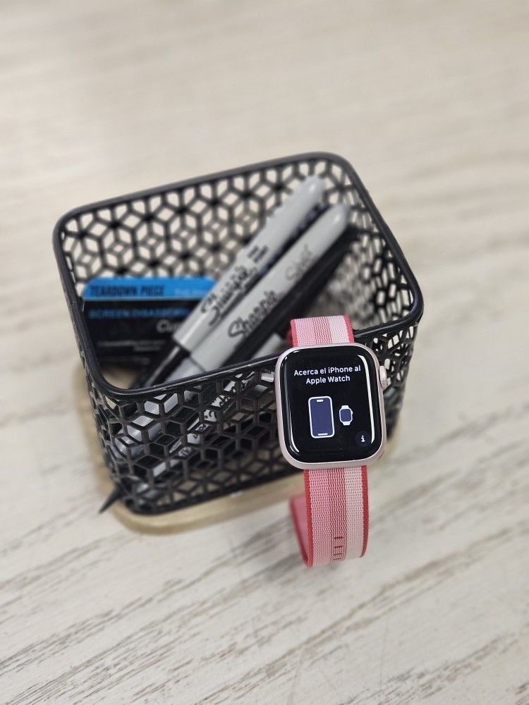 Apple Watch Series 8 41mm GPS - Best Deal In Town