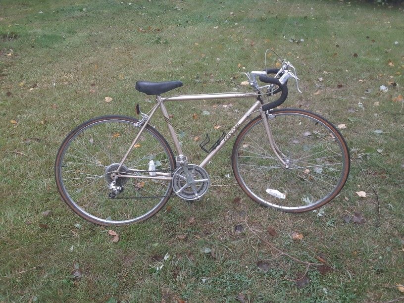 26 In Concord Venture 10-speed Road Bike