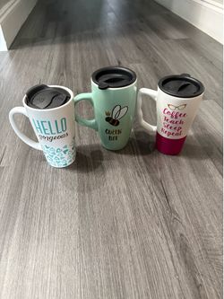 Set of 3 ceramic mugs with handles