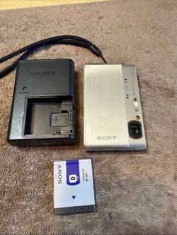 Sony CyberShot DSC-T900 Digital Camera 12.10 MP 4x Optical Zoom - Silver