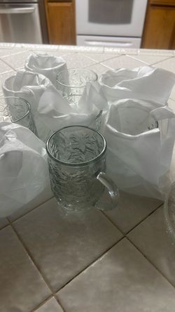 Princess house mugs and I'm adding three plates for free. .