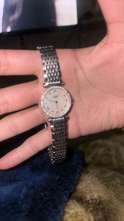 The selected item is a Longines La Grande Classique quartz dial ladies watch