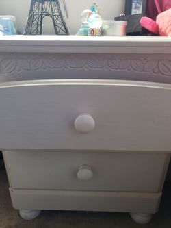 Nightstand With 2 Drawers 