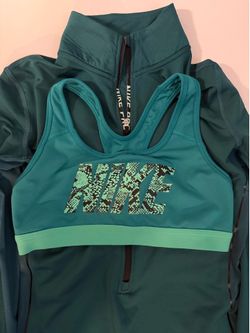 Nike Sports Bra & Quarter zip set - S