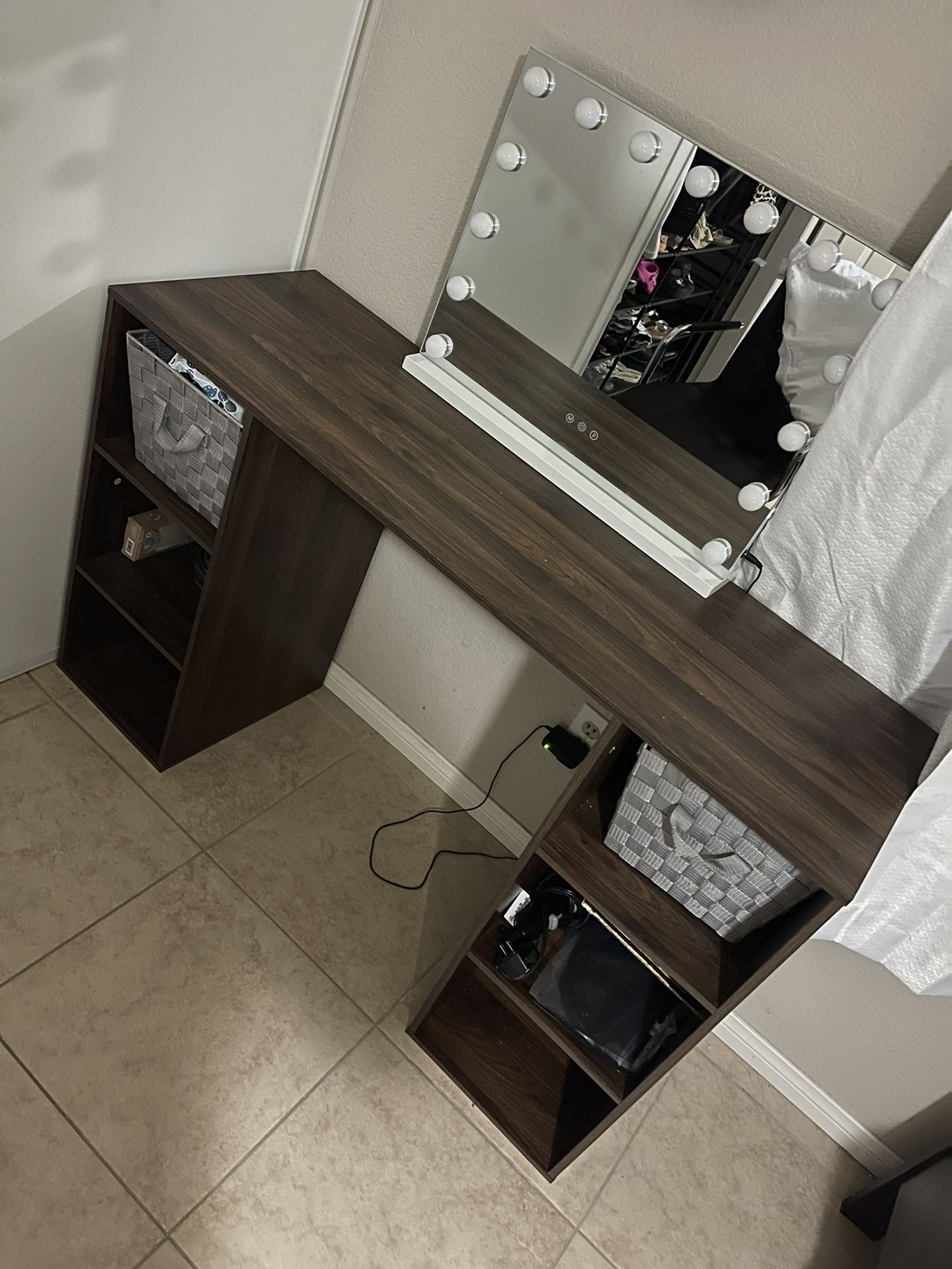 VANITY MIRROR AND DESK
