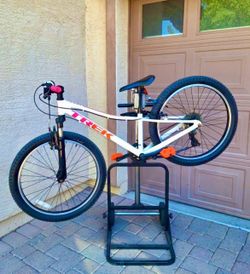 TREK 24 inch